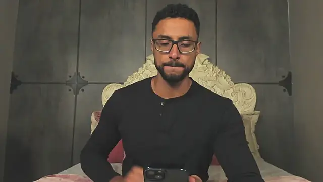 LiamGarcia1 online show from October 2025 11:54:01 AM