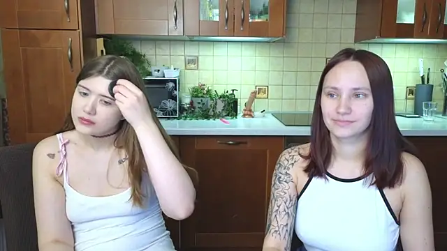 HotCaramellsTV online show from April 2026 11:26:01 AM