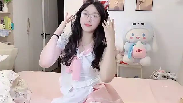 Luminous163 online show from November 2025 01:11:02 PM