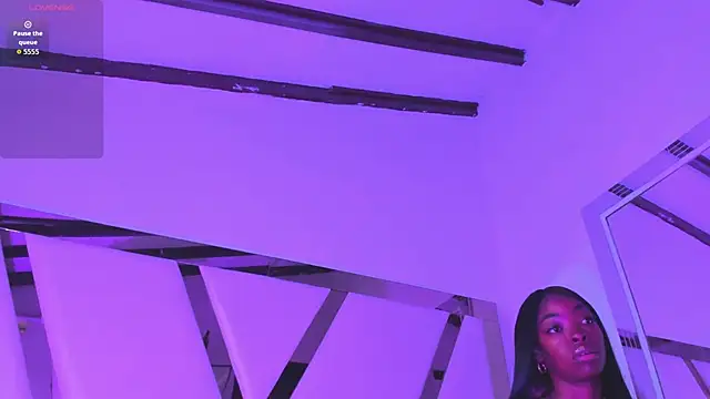 ElisabethMassey online show from April 2026 01:08:02 PM