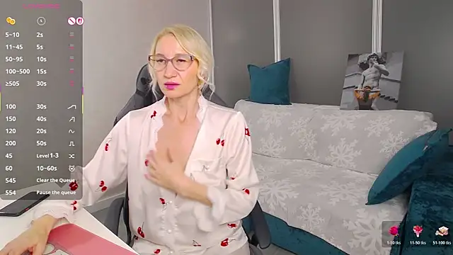 Snapshot of Sofia_Soul chatting on November 2025 07:05:01 PM Sofia Soul online show from November 2025 07:05:01 PM