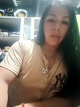 Karenn12 online show from May 2026 04:52:01 AM