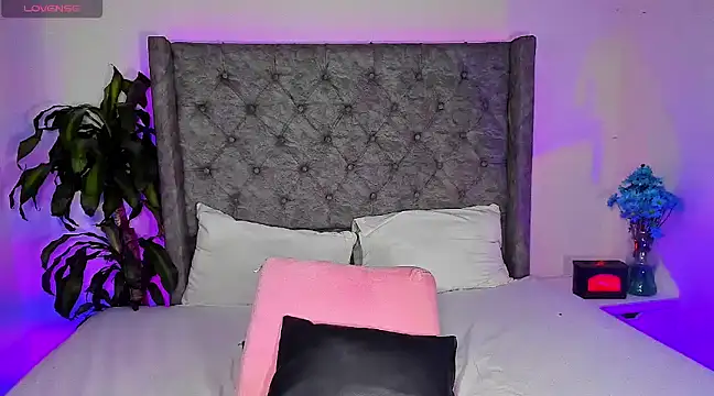 Snapshot of astridjonness chatting on February 2025 12:38:02 AM astridjonness online show from February 2025 12:38:02 AM