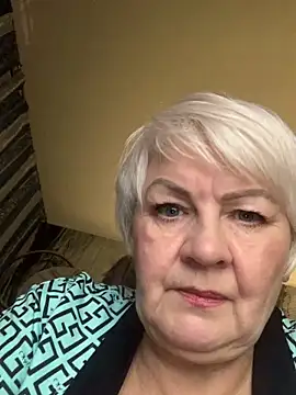 Laura Millf online show from October 2025 02:56:02 PM