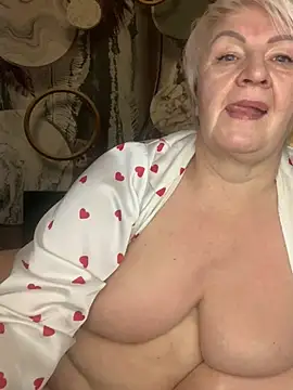 Laura Millf online show from January 2026 01:15:01 PM