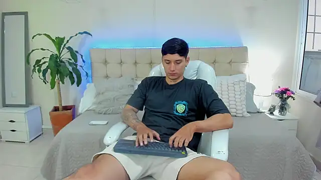 Snapshot of Damian23__ chatting on January 2025 12:29:01 PM Damian23 online show from January 2025 12:29:01 PM