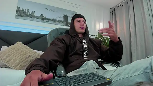 Damian23   online show from November 2025 10:49:02 AM