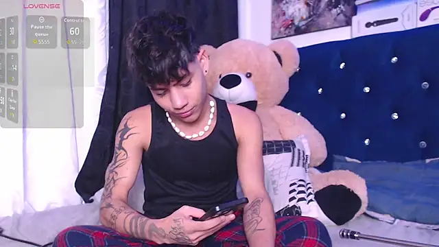 Snapshot of Sexys_Boys_Hot1 chatting on November 2025 02:33:01 AM Sexys Boys Hot1 online show from November 2025 02:33:01 AM