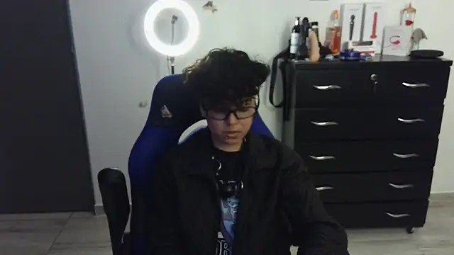 thomascooper7 online show from January 2025 01:22:01 AM