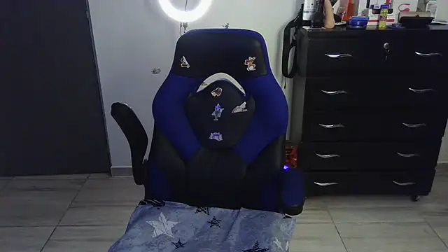 thomascooper7 online show from February 2025 11:58:01 PM