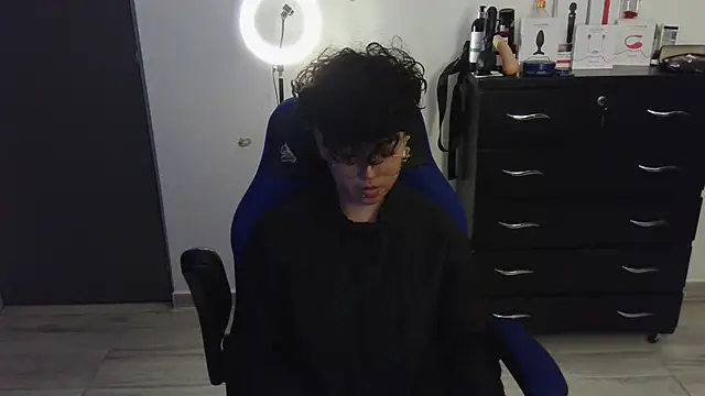 thomascooper7 online show from February 2025 01:30:02 AM