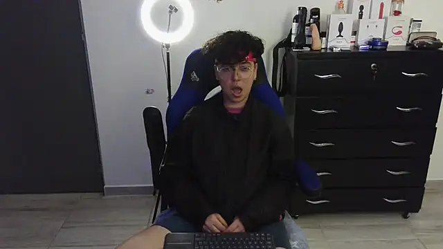 thomascooper7 online show from February 2025 03:12:01 AM