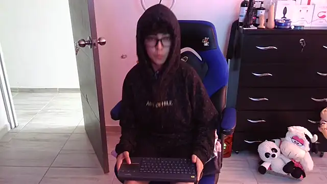 thomascooper7 online show from February 2026 07:51:02 PM