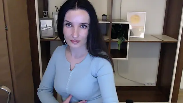 LaimaV  online show from April 2026 05:37:01 PM