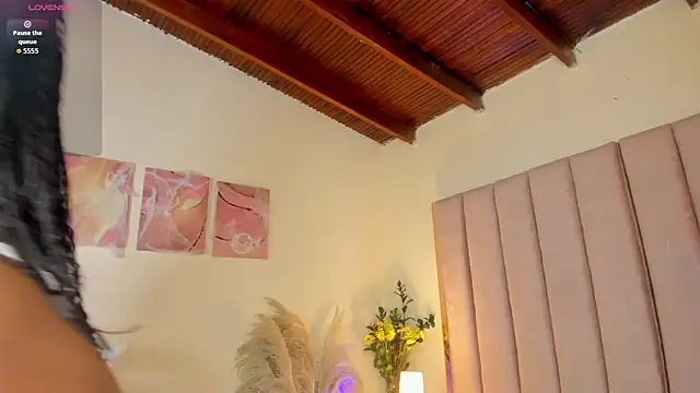 Snapshot of Milan_ebony chatting on November 2025 12:04:02 PM Milan ebony online show from November 2025 12:04:02 PM