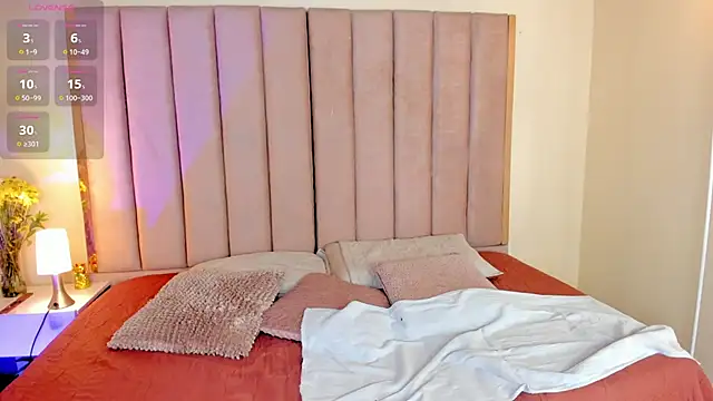 Snapshot of Milan_ebony chatting on November 2025 11:35:01 AM Milan ebony online show from November 2025 11:35:01 AM