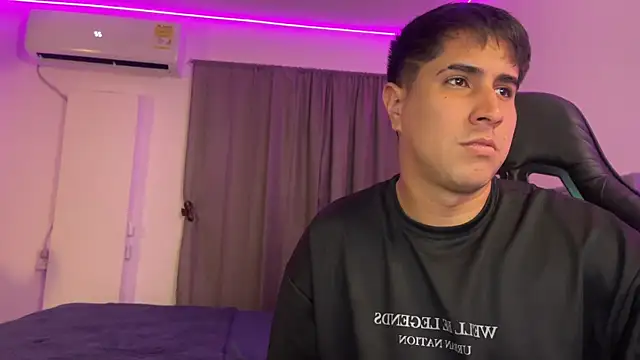 dereckbrownn online show from January 2025 04:45:01 AM