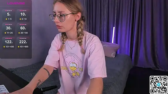 LivyyBossom online show from September 2025 05:01:02 PM