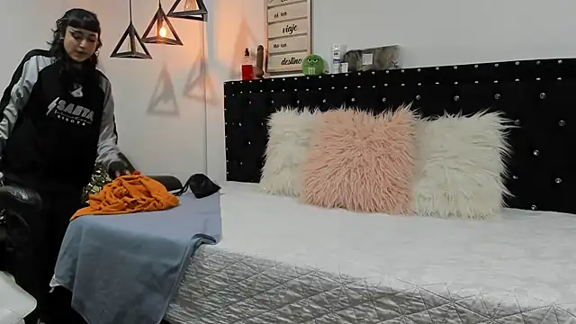 meow mota online show from February 2025 09:18:02 PM