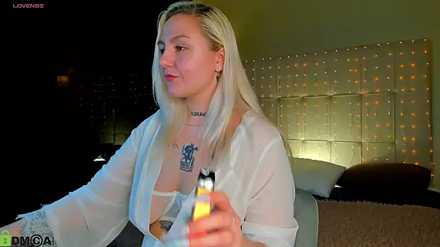 Debbie Taylor online show from April 2026 09:15:01 AM