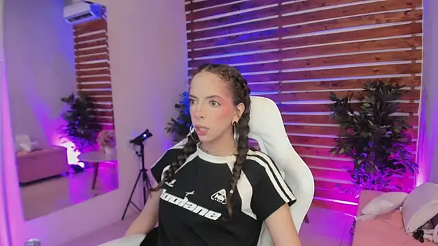 Sapphire Venuss online show from February 2026 12:52:02 AM