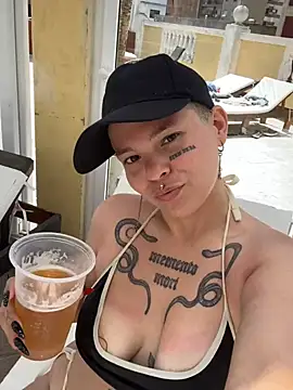 Snapshot of starcitababy chatting on December 2024 03:42:01 PM starcitababy online show from December 2024 03:42:01 PM