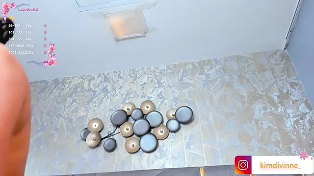 Snapshot of KimDevinne chatting on January 2025 02:59:01 AM KimDevinne online show from January 2025 02:59:01 AM