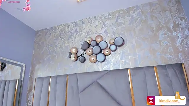 Snapshot of KimDevinne chatting on February 2025 02:58:01 AM KimDevinne online show from February 2025 02:58:01 AM