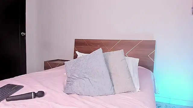 Snapshot of amber_maxwell chatting on February 2025 11:39:01 PM amber maxwell online show from February 2025 11:39:01 PM