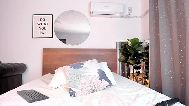 Snapshot of amber_maxwell chatting on February 2025 08:50:01 AM amber maxwell online show from February 2025 08:50:01 AM