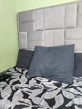 ThickPearlx23 online show from November 2025 01:03:01 PM