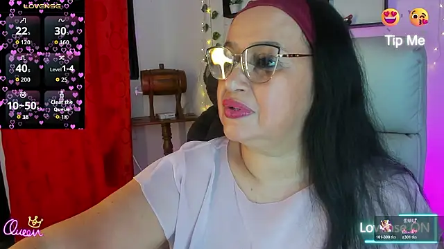 Gia Nahomi online show from February 2026 11:01:01 PM