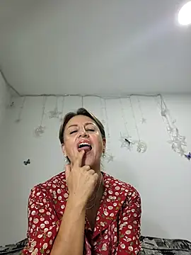 almaluna7 online show from February 2025 11:08:02 PM