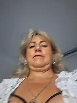 almaluna7 online show from February 2026 12:01:01 AM