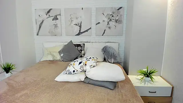 Tiffanyhunt online show from January 2025 06:34:02 PM