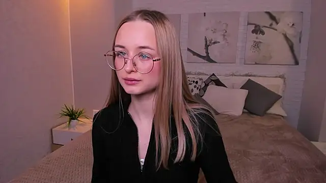 Tiffanyhunt online show from February 2025 10:58:02 AM