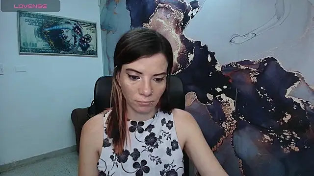 Snapshot of DanaaRey chatting on September 2025 11:33:01 AM DanaaRey online show from September 2025 11:33:01 AM