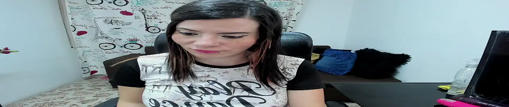 Snapshot of DanaaRey chatting on November 2025 04:41:01 PM DanaaRey online show from November 2025 04:41:01 PM