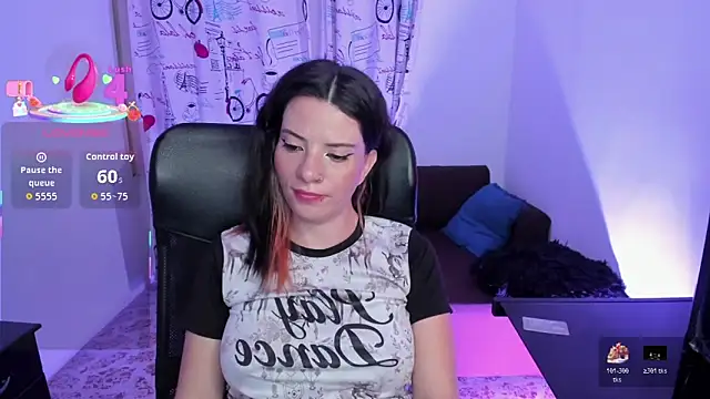 Snapshot of DanaaRey chatting on November 2025 04:17:01 PM DanaaRey online show from November 2025 04:17:01 PM