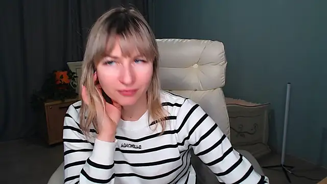 Snapshot of Incredible_Ariela chatting on December 2024 11:44:01 AM Incredible Ariela online show from December 2024 11:44:01 AM