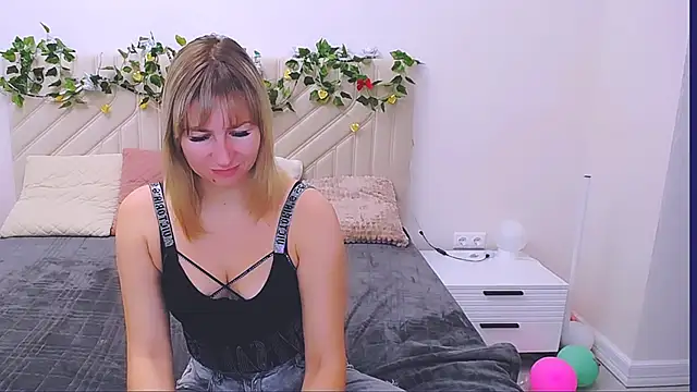 Snapshot of Incredible_Ariela chatting on September 2025 05:41:01 AM Incredible Ariela online show from September 2025 05:41:01 AM