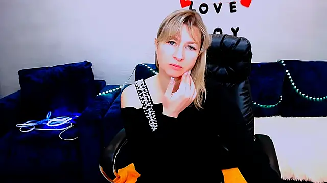 Snapshot of Incredible_Ariela chatting on September 2025 09:25:02 AM Incredible Ariela online show from September 2025 09:25:02 AM