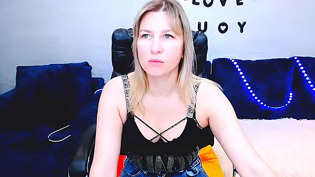Snapshot of Incredible_Ariela chatting on October 2025 09:50:02 AM Incredible Ariela online show from October 2025 09:50:02 AM