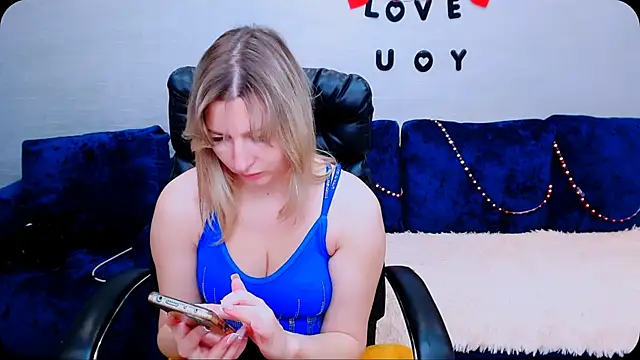 Snapshot of Incredible_Ariela chatting on October 2025 11:08:02 AM Incredible Ariela online show from October 2025 11:08:02 AM