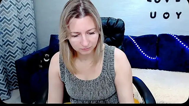 Snapshot of Incredible_Ariela chatting on October 2025 08:37:01 AM Incredible Ariela online show from October 2025 08:37:01 AM