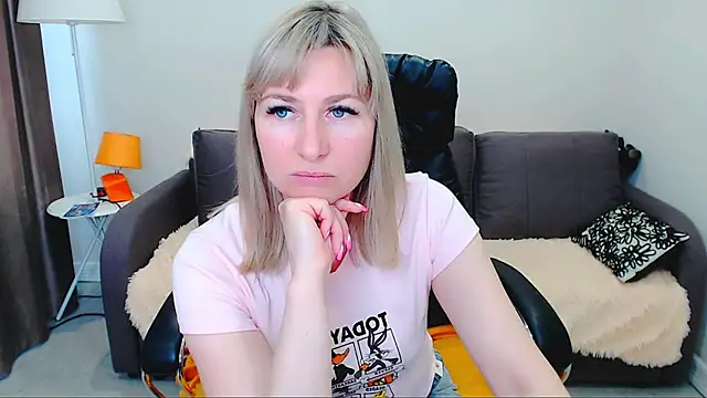 Snapshot of Incredible_Ariela chatting on June 2026 09:55:02 AM Incredible Ariela online show from June 2026 09:55:02 AM