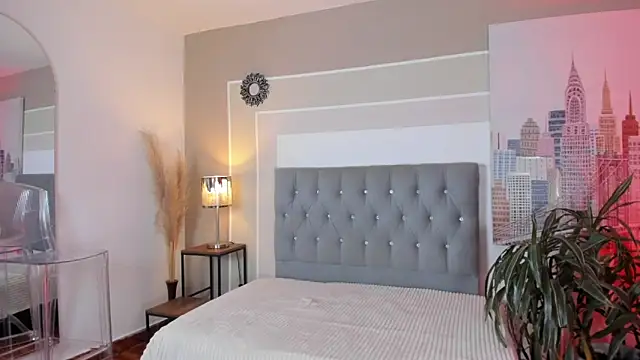 valeriavibes online show from December 2024 07:50:02 PM