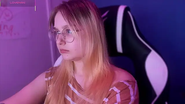 JacyWinslat online show from March 2025 09:48:01 PM