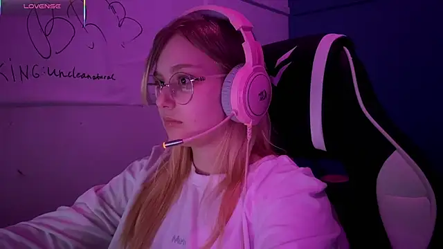 JacyWinslat online show from March 2025 04:26:02 PM