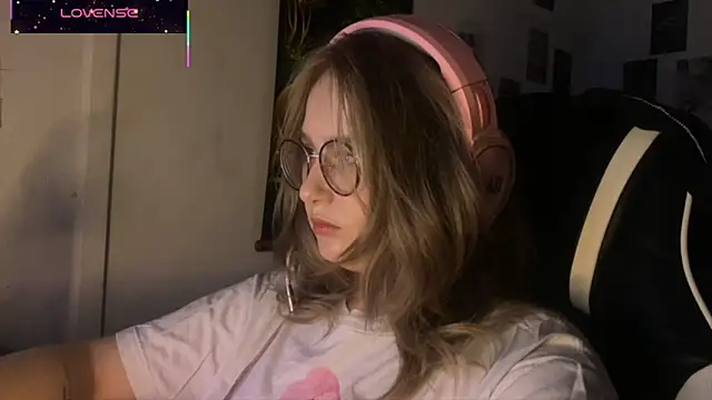 JacyWinslat online show from October 2025 03:21:01 PM